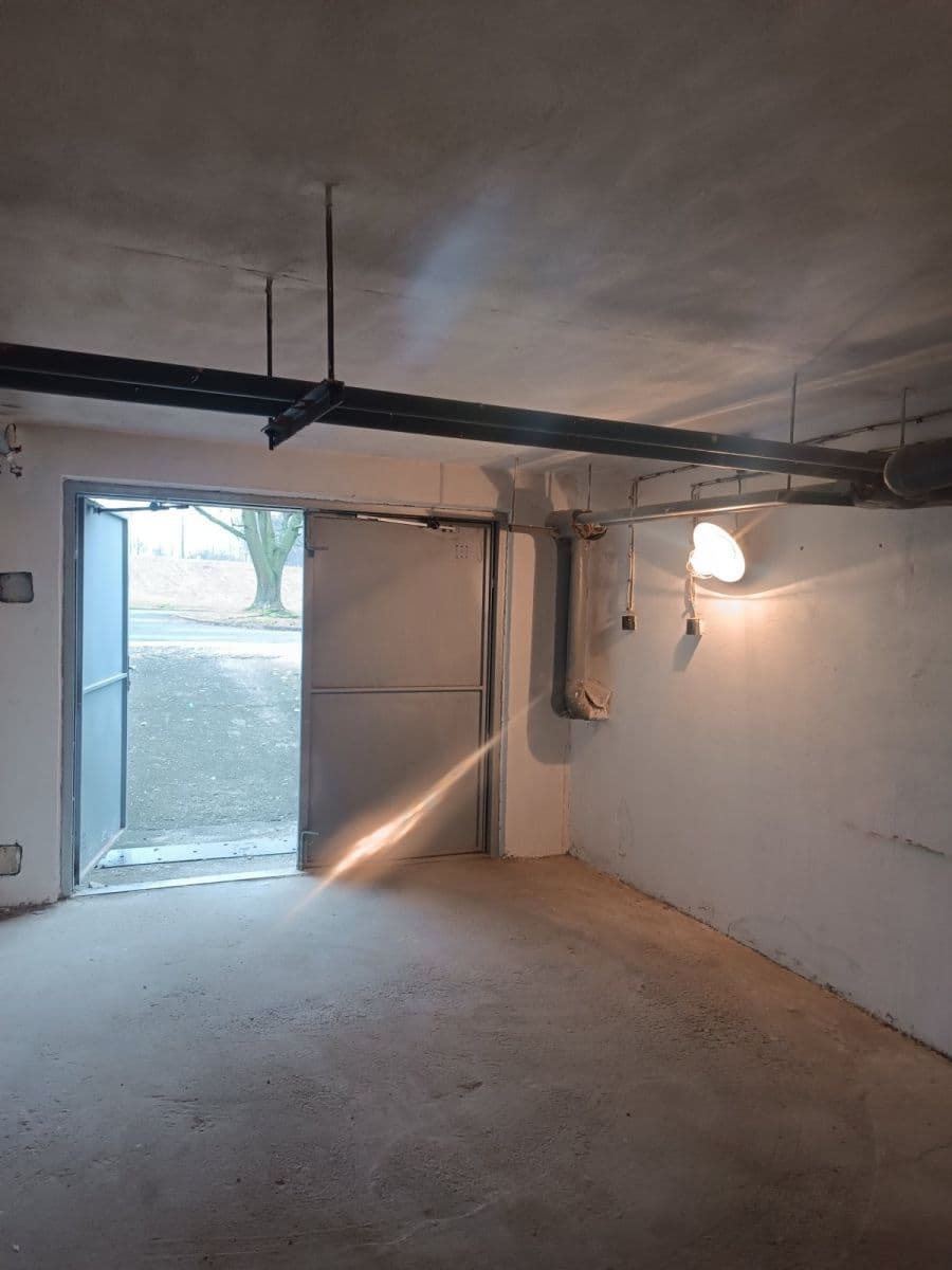 Pronájem garáže 19 m², Tylova, Ostrava, Moravskoslezský kraj Pronájem garáže 19 m², Tylova, Ostrava, Moravskoslezský kraj