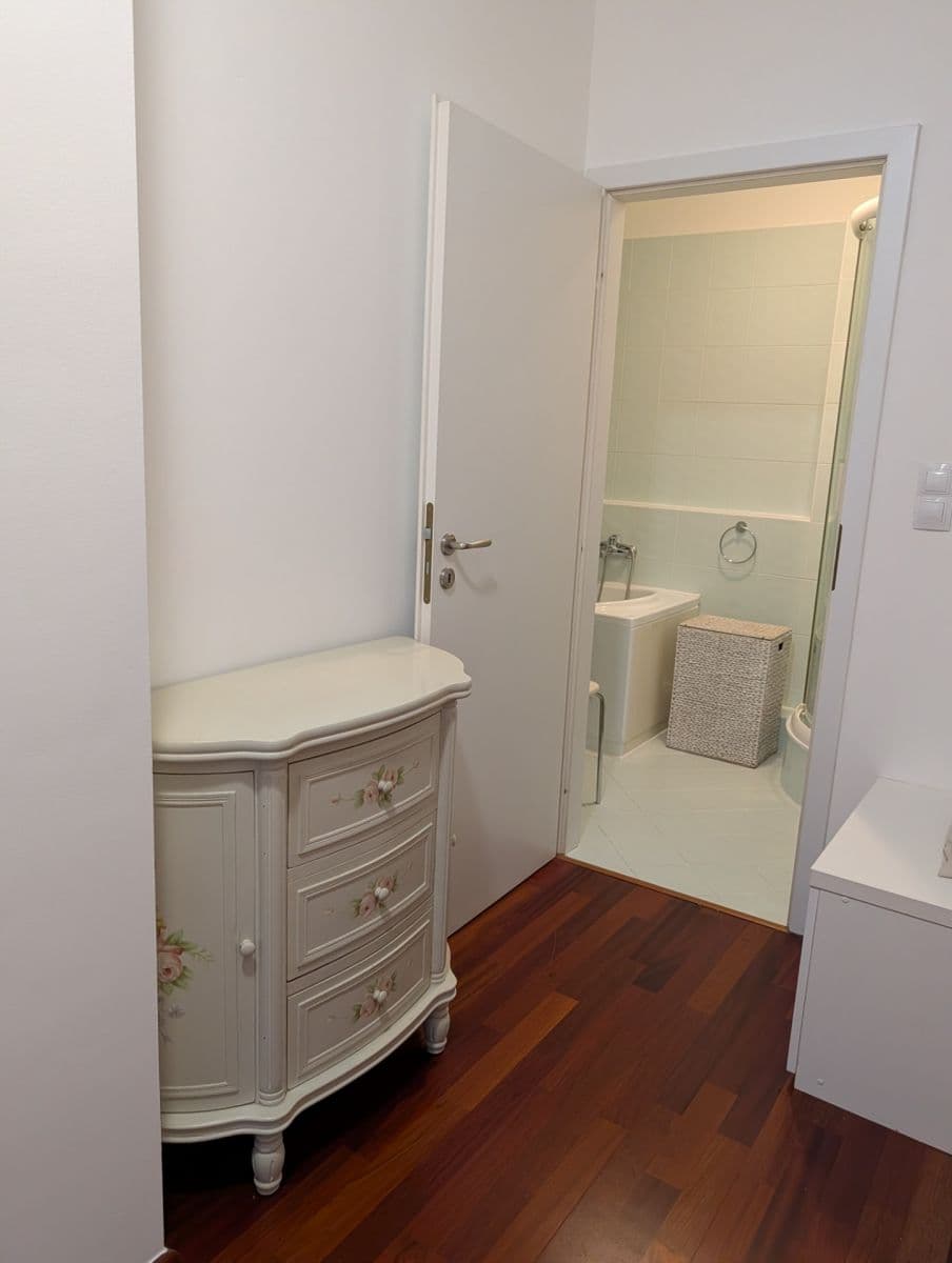 Pronájem bytu 3+kk 63 m², Pod Harfou, Praha, Praha Pronájem bytu 3+kk 63 m², Pod Harfou, Praha, Praha