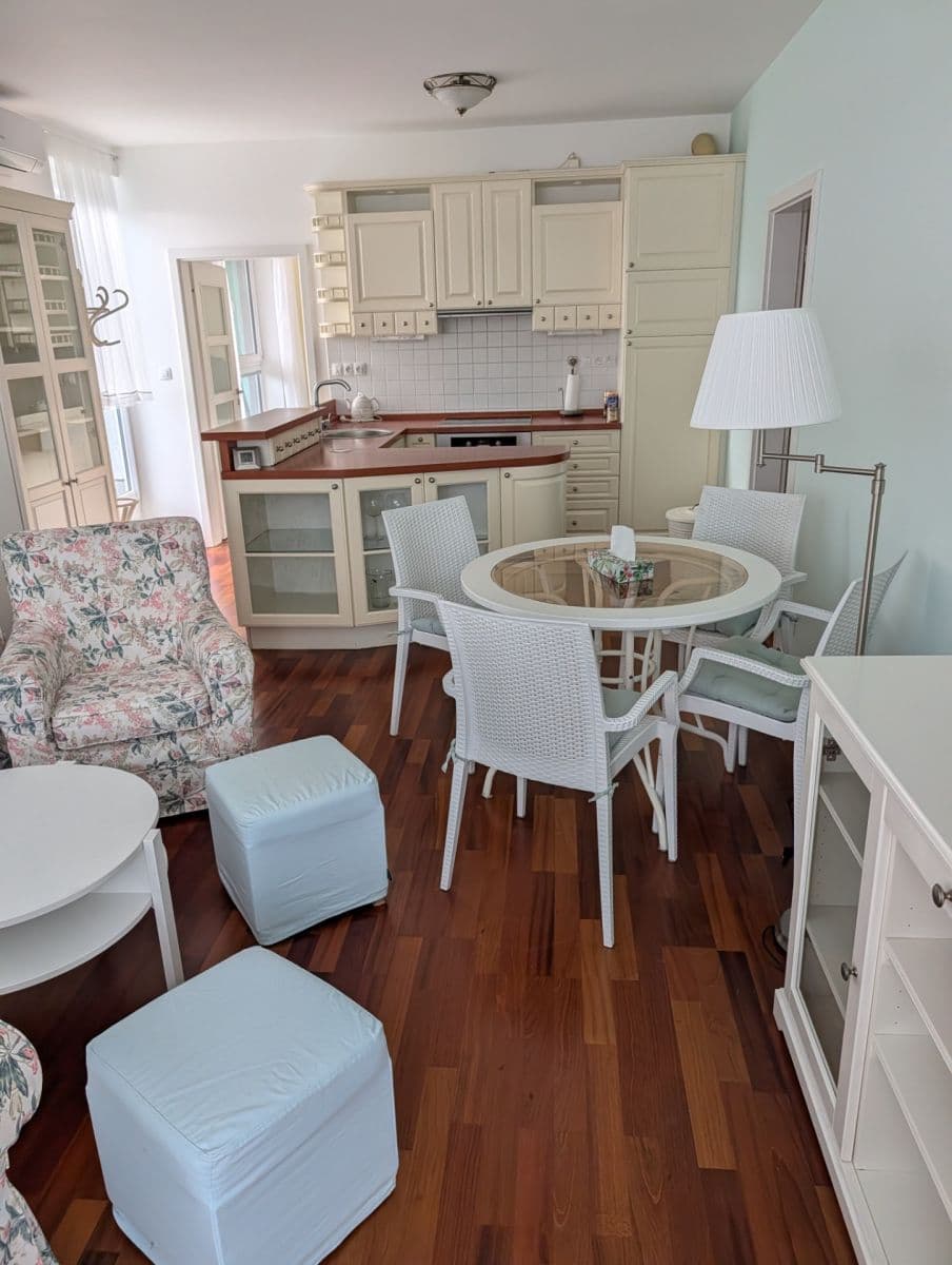 Pronájem bytu 3+kk 63 m², Pod Harfou, Praha, Praha Pronájem bytu 3+kk 63 m², Pod Harfou, Praha, Praha