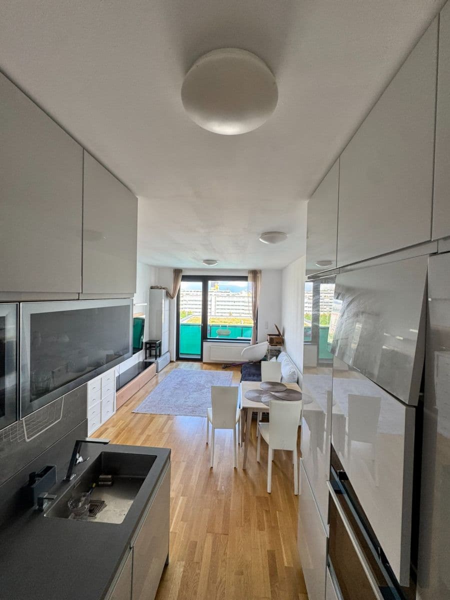 Pronájem bytu 3+kk 85 m², Argentinská, Praha, Praha Pronájem bytu 3+kk 85 m², Argentinská, Praha, Praha