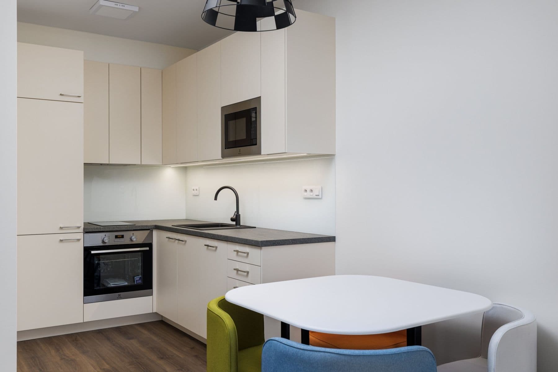 Pronájem bytu 2+kk 48 m², V domově, Praha, Praha Pronájem bytu 2+kk 48 m², V domově, Praha, Praha