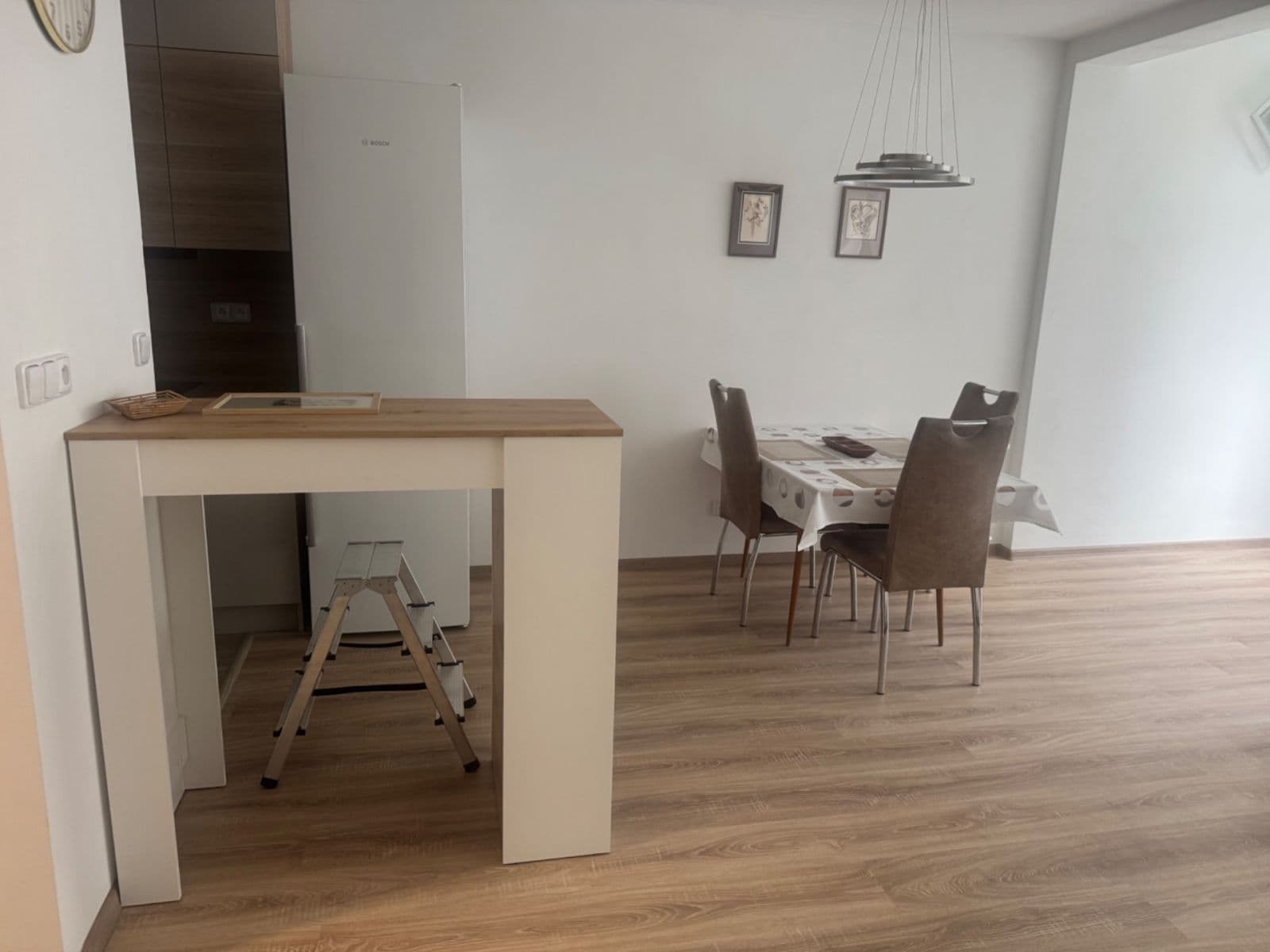 Pronájem bytu 2+kk 66 m², Pod Zámečkem, Hradec Králové, Královéhradecký kraj Pronájem bytu 2+kk 66 m², Pod Zámečkem, Hradec Králové, Královéhradecký kraj