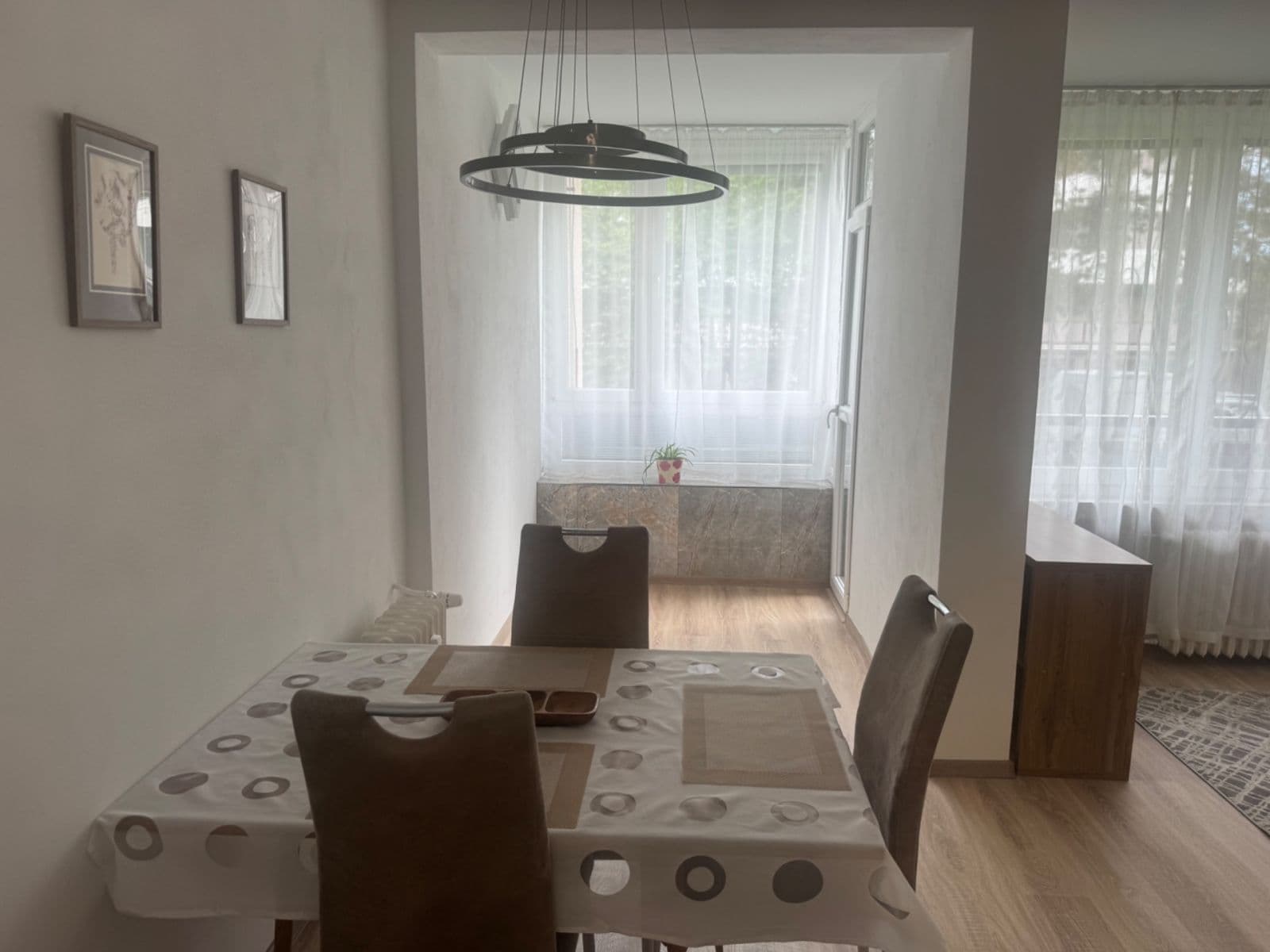 Pronájem bytu 2+kk 66 m², Pod Zámečkem, Hradec Králové, Královéhradecký kraj Pronájem bytu 2+kk 66 m², Pod Zámečkem, Hradec Králové, Královéhradecký kraj