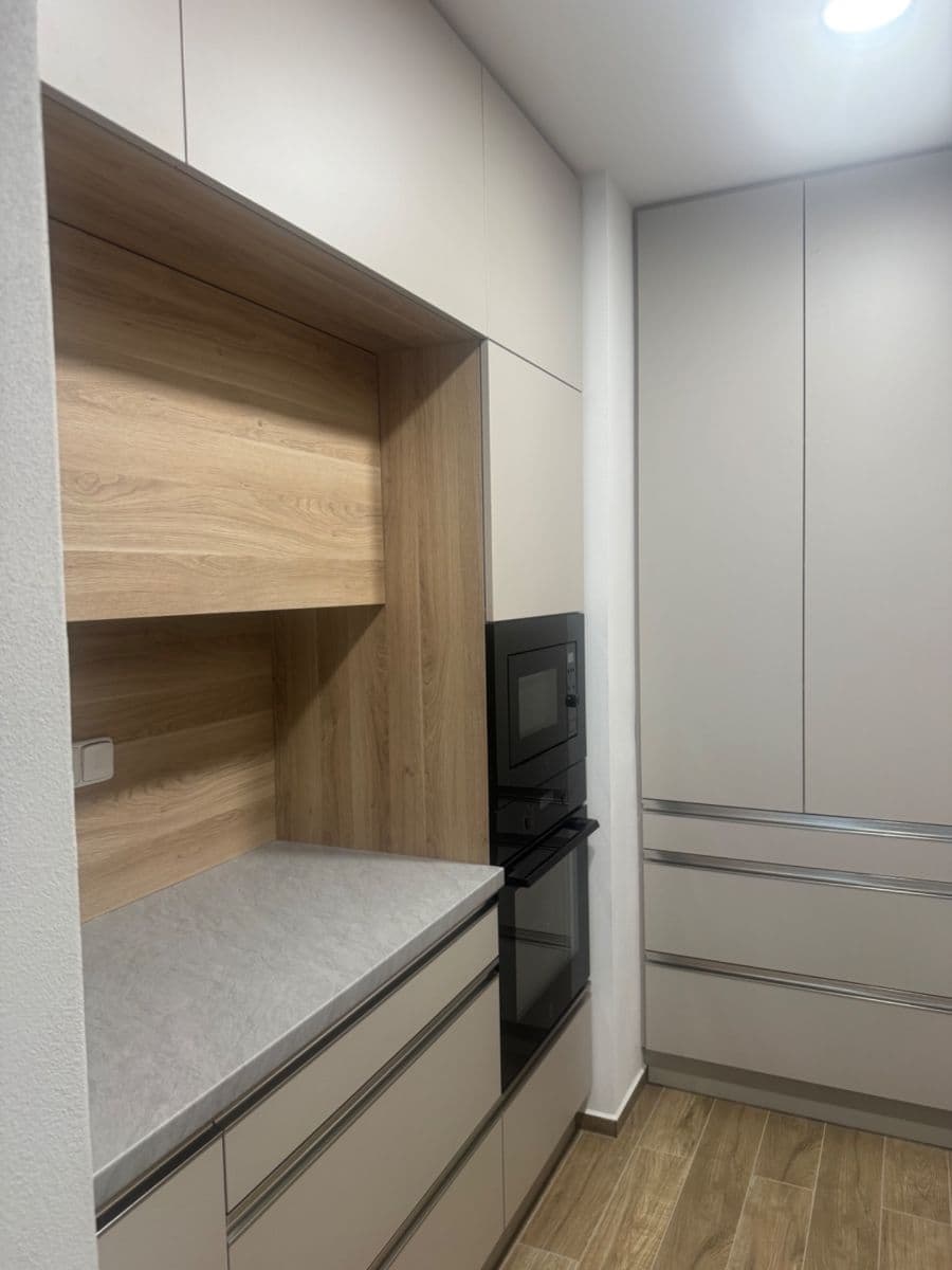 Pronájem bytu 2+kk 66 m², Pod Zámečkem, Hradec Králové, Královéhradecký kraj Pronájem bytu 2+kk 66 m², Pod Zámečkem, Hradec Králové, Královéhradecký kraj