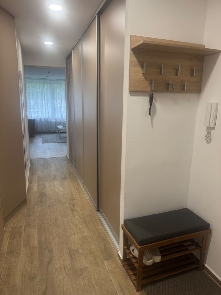 Pronájem bytu 2+kk 66 m², Pod Zámečkem, Hradec Králové, Královéhradecký kraj Pronájem bytu 2+kk 66 m², Pod Zámečkem, Hradec Králové, Královéhradecký kraj