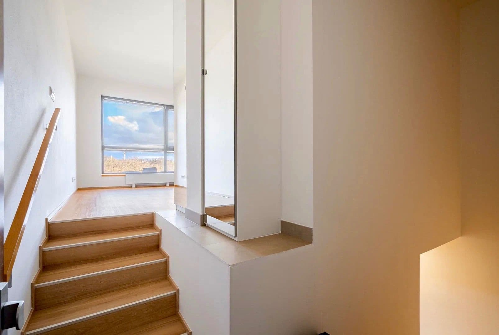 Pronájem bytu 2+kk 55 m², Mezitraťová, Praha, Praha Pronájem bytu 2+kk 55 m², Mezitraťová, Praha, Praha