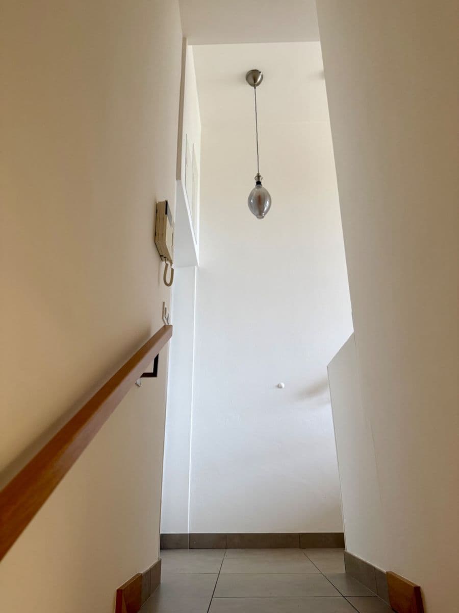 Pronájem bytu 2+kk 55 m², Mezitraťová, Praha, Praha Pronájem bytu 2+kk 55 m², Mezitraťová, Praha, Praha