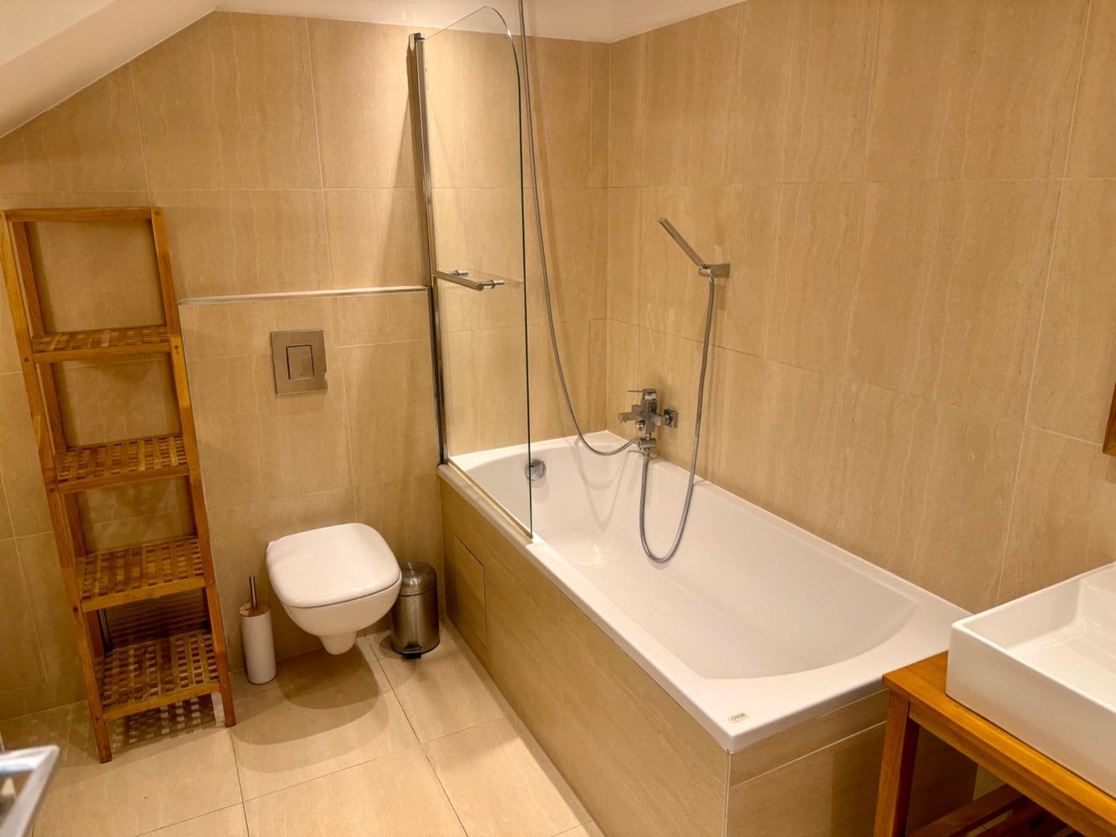 Pronájem bytu 2+kk 55 m², Mezitraťová, Praha, Praha Pronájem bytu 2+kk 55 m², Mezitraťová, Praha, Praha