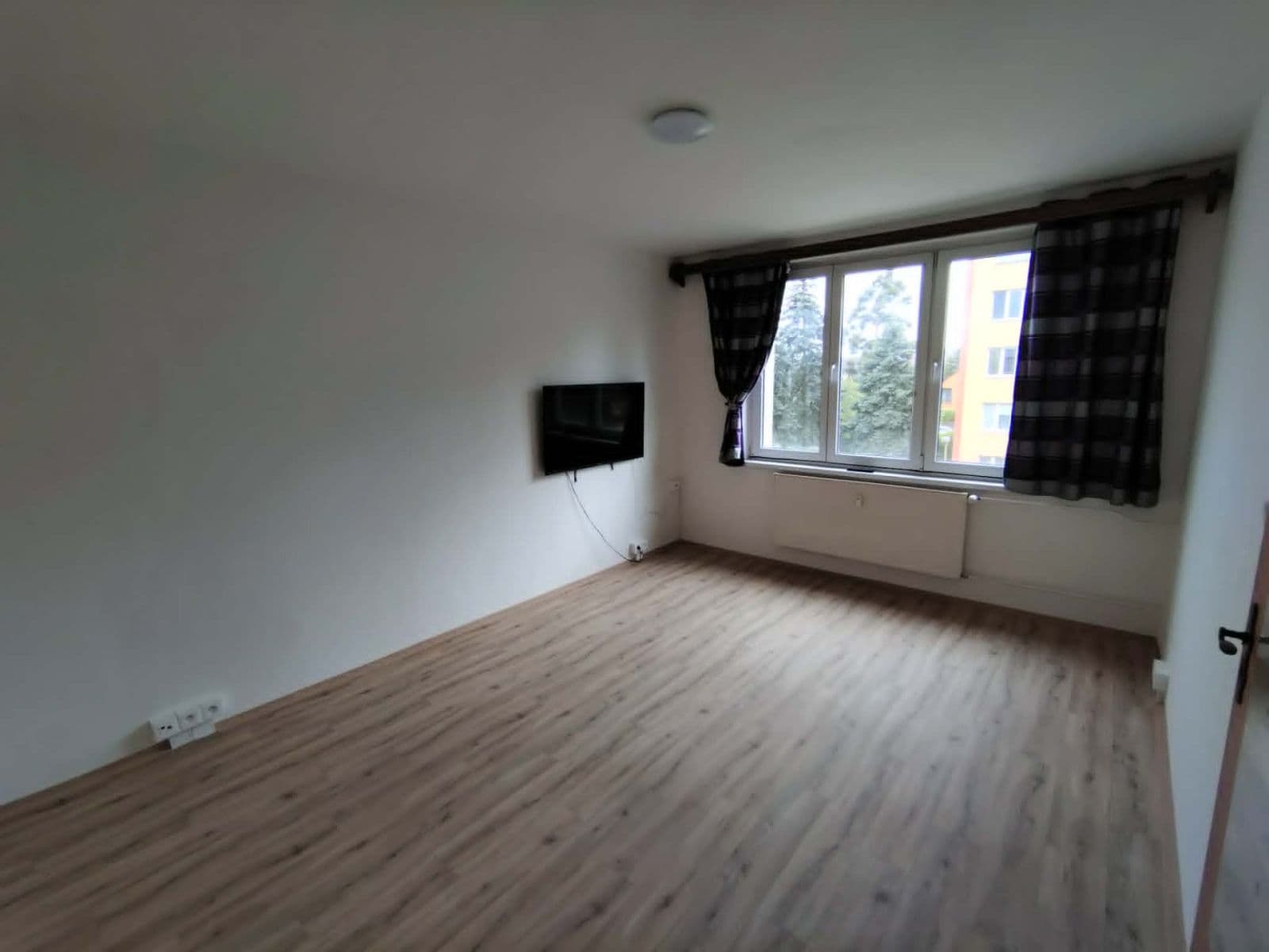 Pronájem bytu 1+1 37 m², Křivoklátská, Nové Strašecí, Středočeský kraj Pronájem bytu 1+1 37 m², Křivoklátská, Nové Strašecí, Středočeský kraj