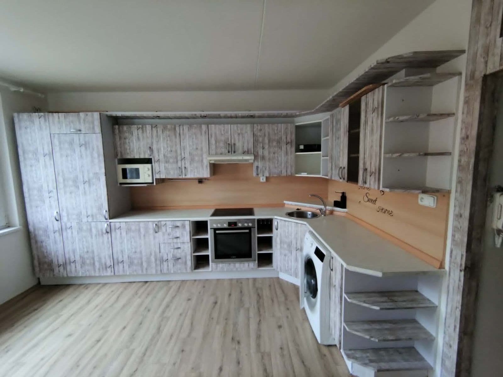 Pronájem bytu 1+1 37 m², Křivoklátská, Nové Strašecí, Středočeský kraj Pronájem bytu 1+1 37 m², Křivoklátská, Nové Strašecí, Středočeský kraj