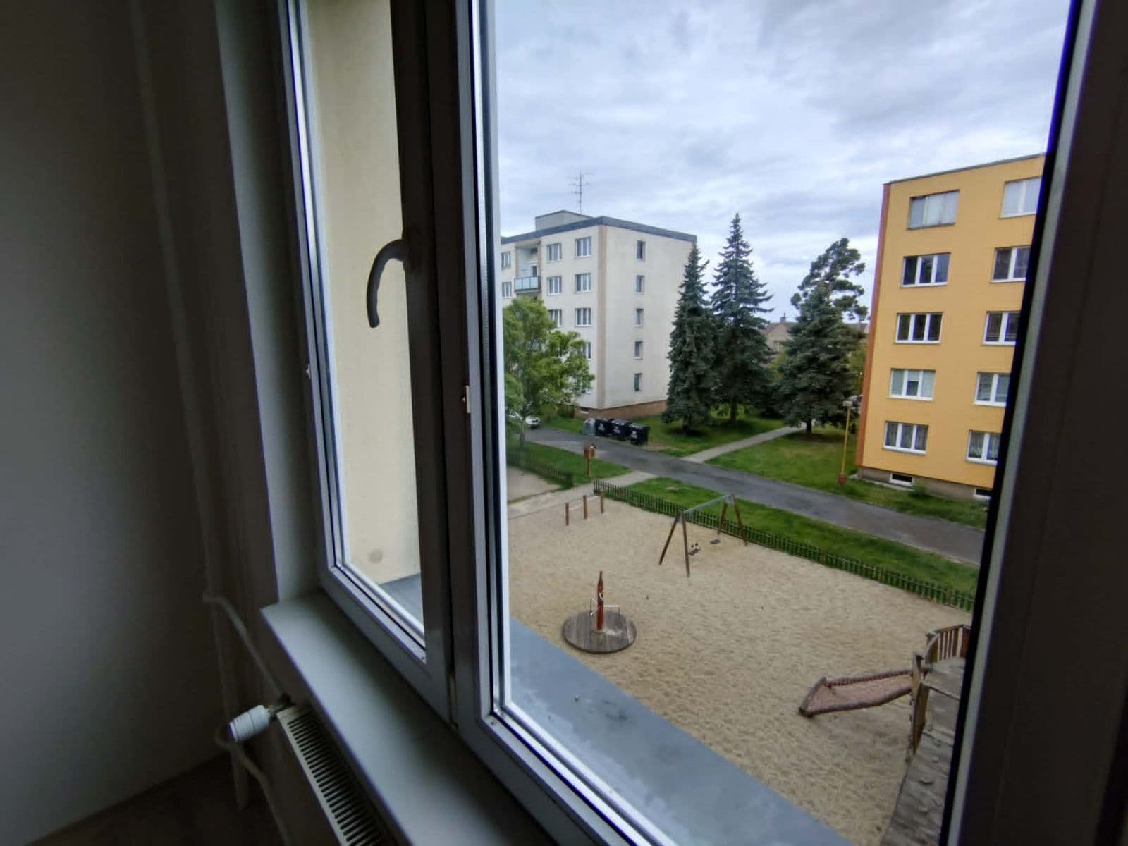 Pronájem bytu 1+1 37 m², Křivoklátská, Nové Strašecí, Středočeský kraj Pronájem bytu 1+1 37 m², Křivoklátská, Nové Strašecí, Středočeský kraj