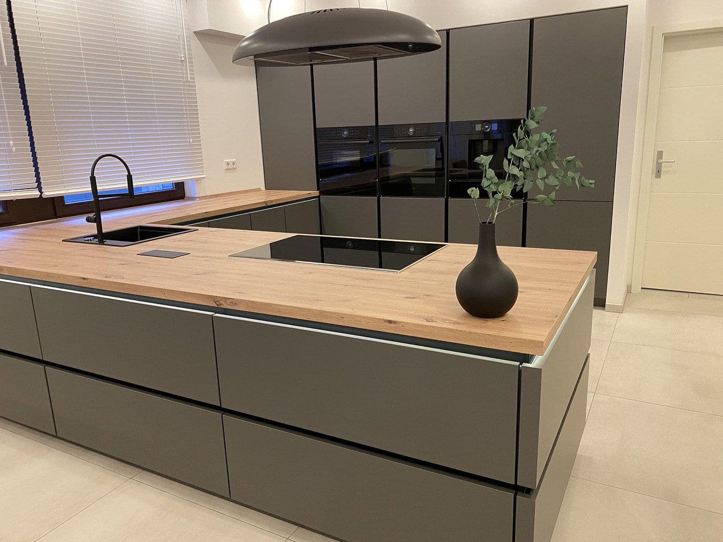Prodej bytu 3+1 108 m², Heidter Berg, Wuppertal, Severní Porýní-Vestfálsko Prodej bytu 3+1 108 m², Heidter Berg, Wuppertal, Severní Porýní-Vestfálsko