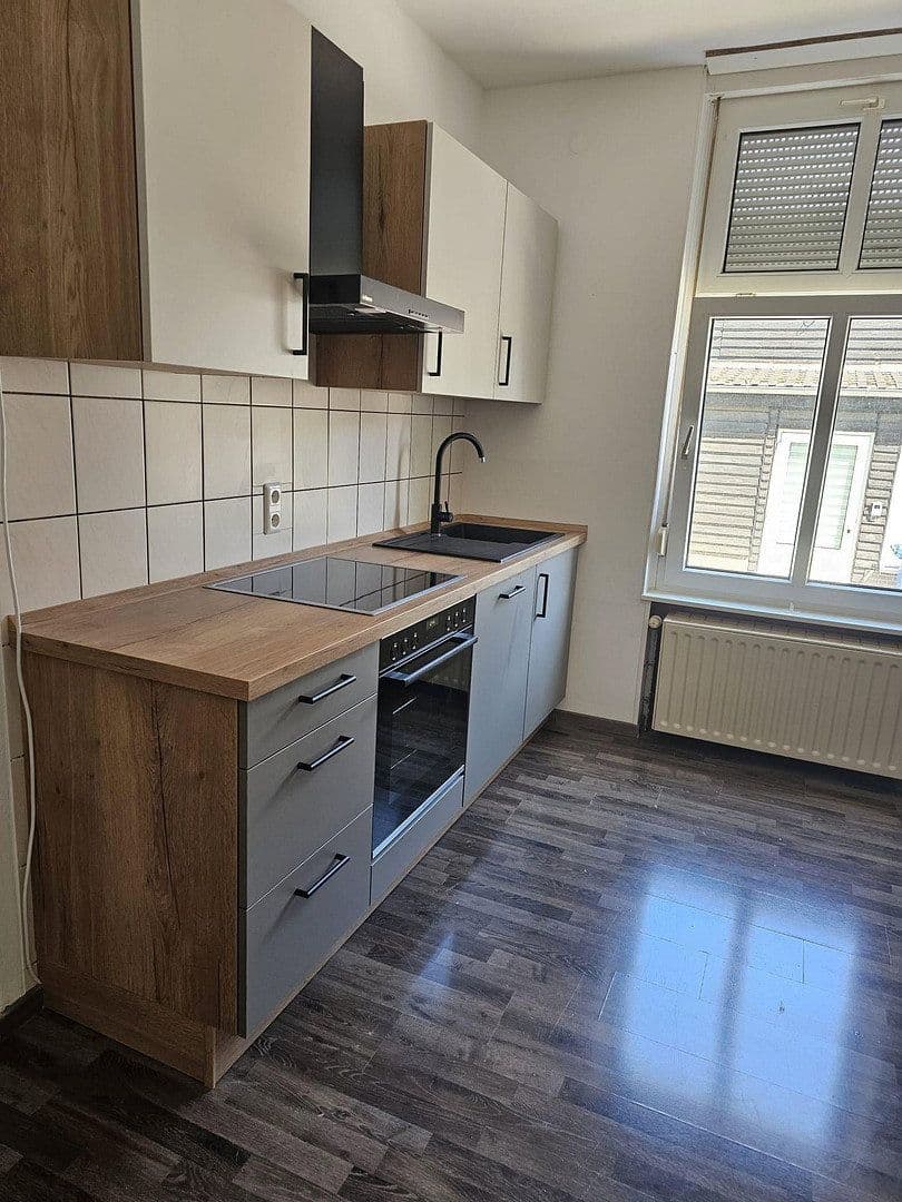 Pronájem bytu 4+1 132 m², Kemnitzer Str. 23, Werder (Havel), Braniborsko Pronájem bytu 4+1 132 m², Kemnitzer Str. 23, Werder (Havel), Braniborsko
