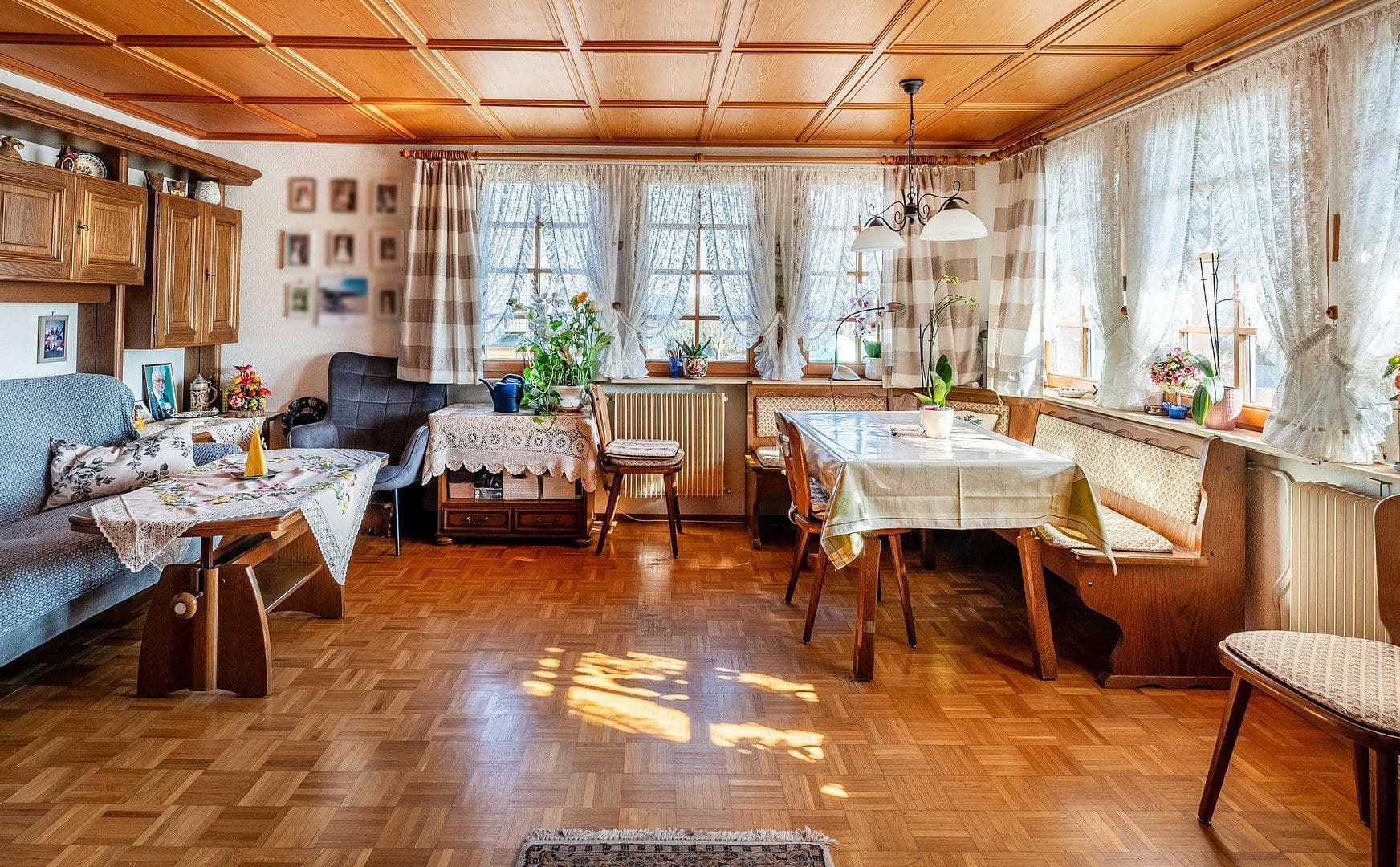 Prodej domu 330 m², pozemek 15.000 m², Königsfeld im Schwarzwald, Bádensko-Württembersko Prodej domu 330 m², pozemek 15.000 m², Königsfeld im Schwarzwald, Bádensko-Württembersko