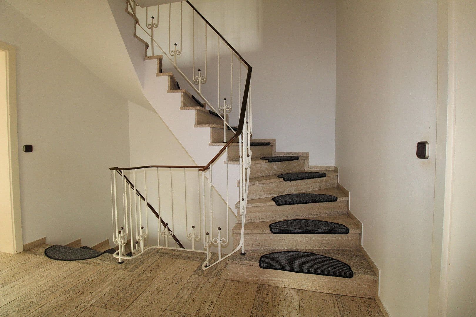 Prodej domu 158 m², pozemek 286 m², Hoppegartenring 119, Langenhagen, Dolní Sasko Prodej domu 158 m², pozemek 286 m², Hoppegartenring 119, Langenhagen, Dolní Sasko