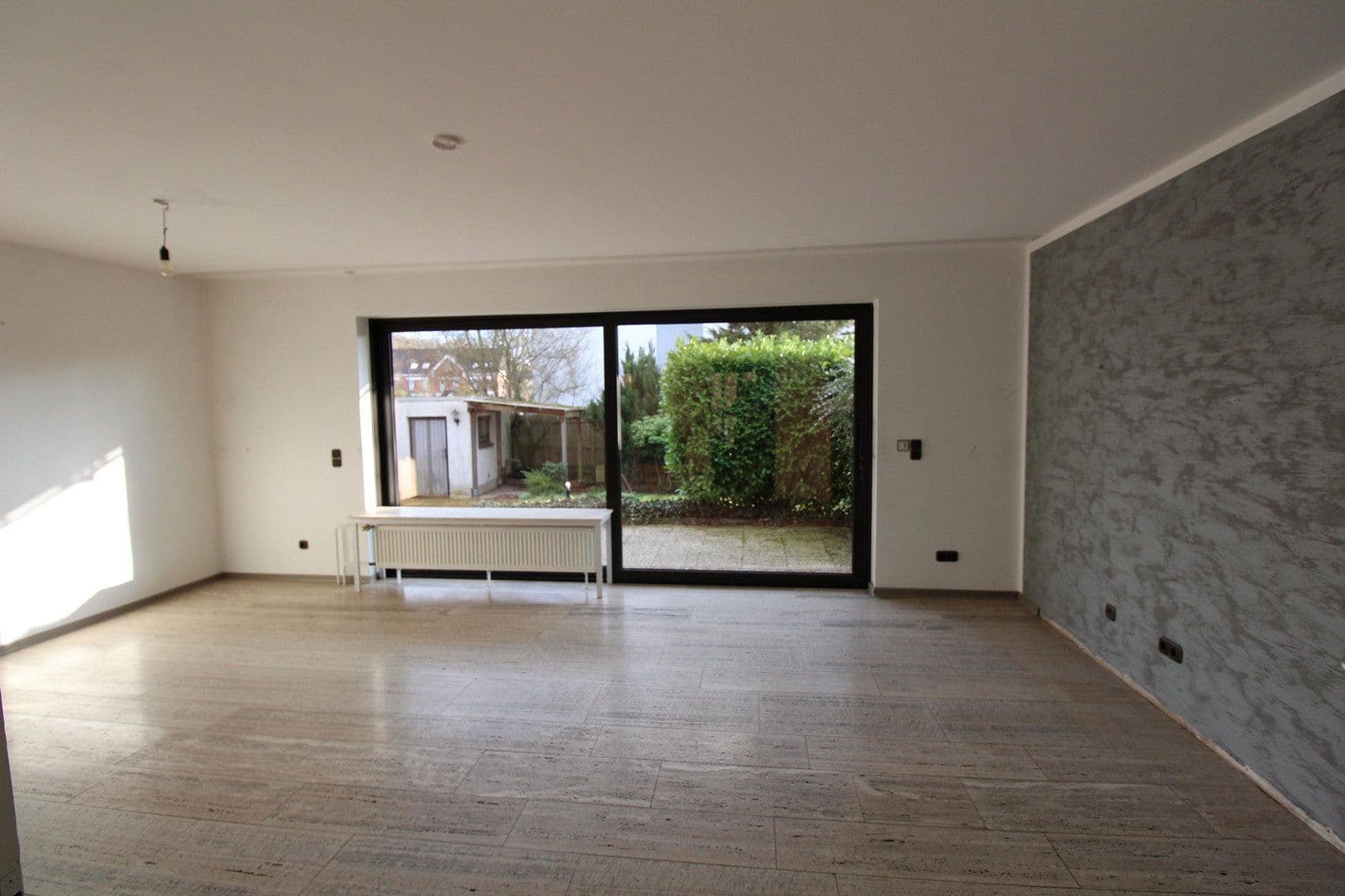 Prodej domu 158 m², pozemek 286 m², Hoppegartenring 119, Langenhagen, Dolní Sasko Prodej domu 158 m², pozemek 286 m², Hoppegartenring 119, Langenhagen, Dolní Sasko