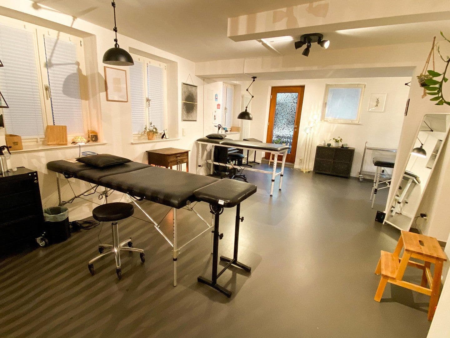 Pronájem kanceláře 65 m², Stuttgart, Bádensko-Württembersko Pronájem kanceláře 65 m², Stuttgart, Bádensko-Württembersko