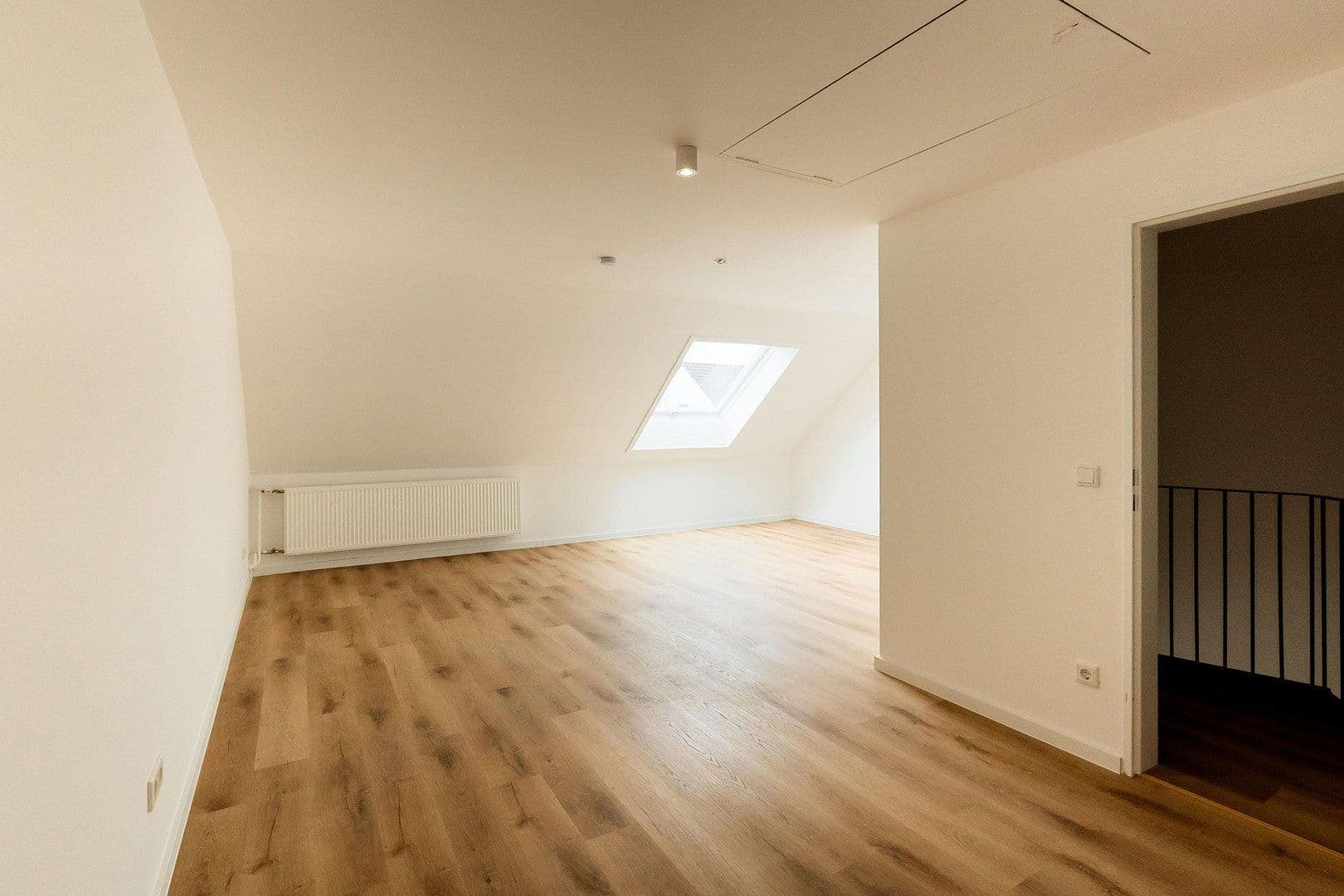 Prodej domu 140 m², pozemek 200 m², Stadtbergen, Bavorsko Prodej domu 140 m², pozemek 200 m², Stadtbergen, Bavorsko
