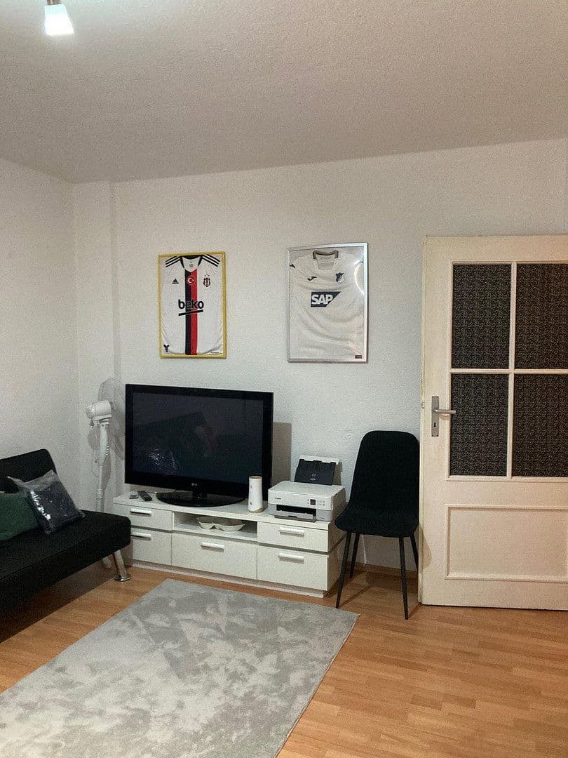 Pronájem bytu 2+1 58 m², Ludwigshafen, Porýní-Falc Pronájem bytu 2+1 58 m², Ludwigshafen, Porýní-Falc