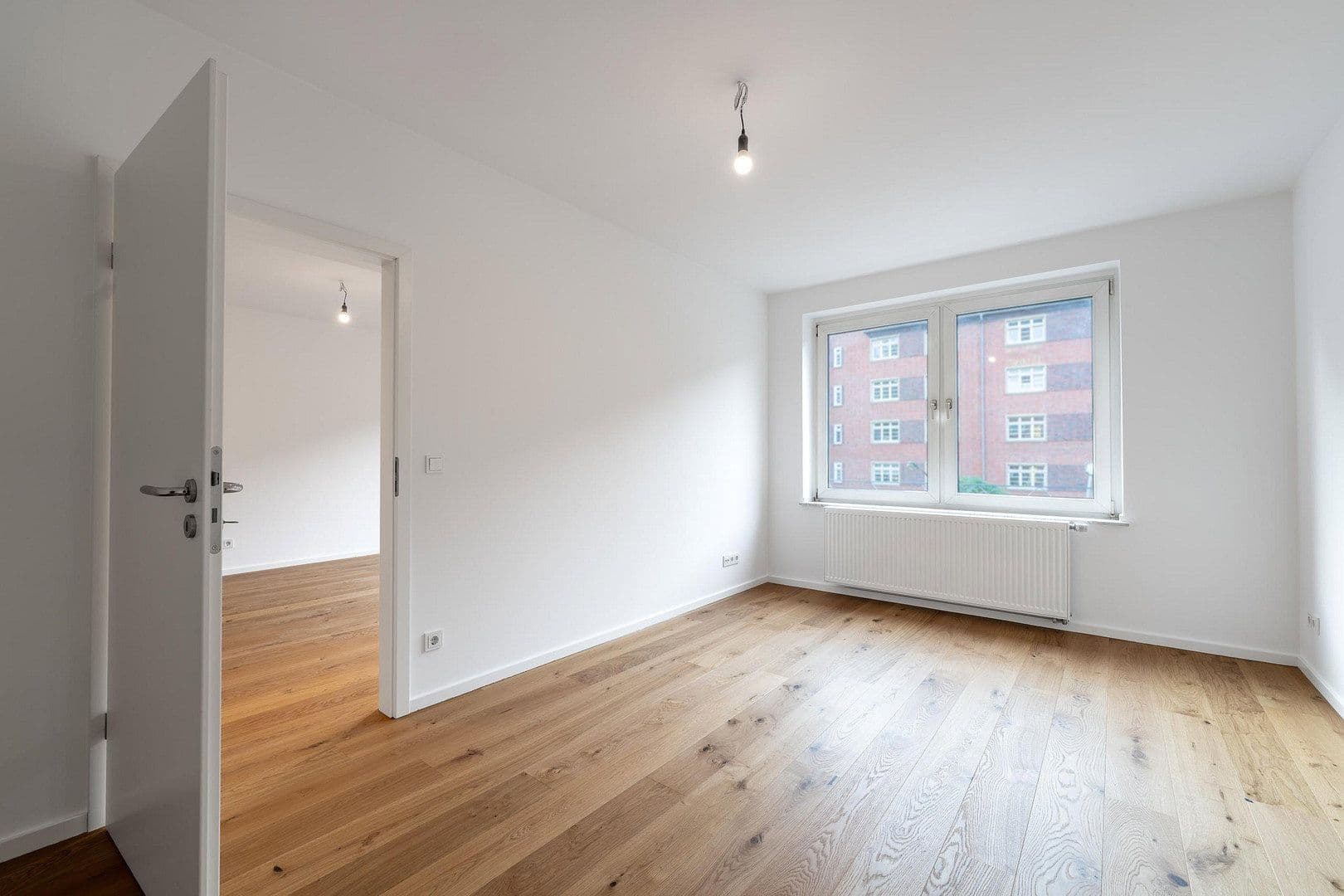 Prodej bytu 3+1 65 m², Düsseldorf, Severní Porýní-Vestfálsko Prodej bytu 3+1 65 m², Düsseldorf, Severní Porýní-Vestfálsko