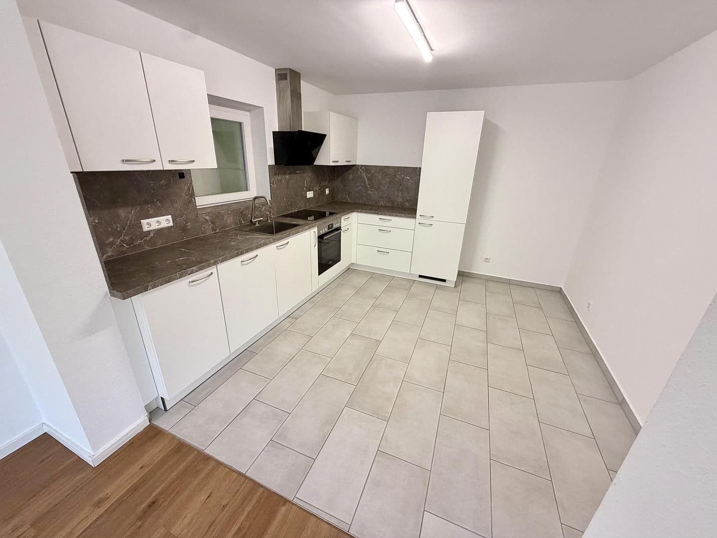 Pronájem bytu 2+1 62 m², Stuttgarter Straße 26, Leonberg, Bádensko-Württembersko Pronájem bytu 2+1 62 m², Stuttgarter Straße 26, Leonberg, Bádensko-Württembersko