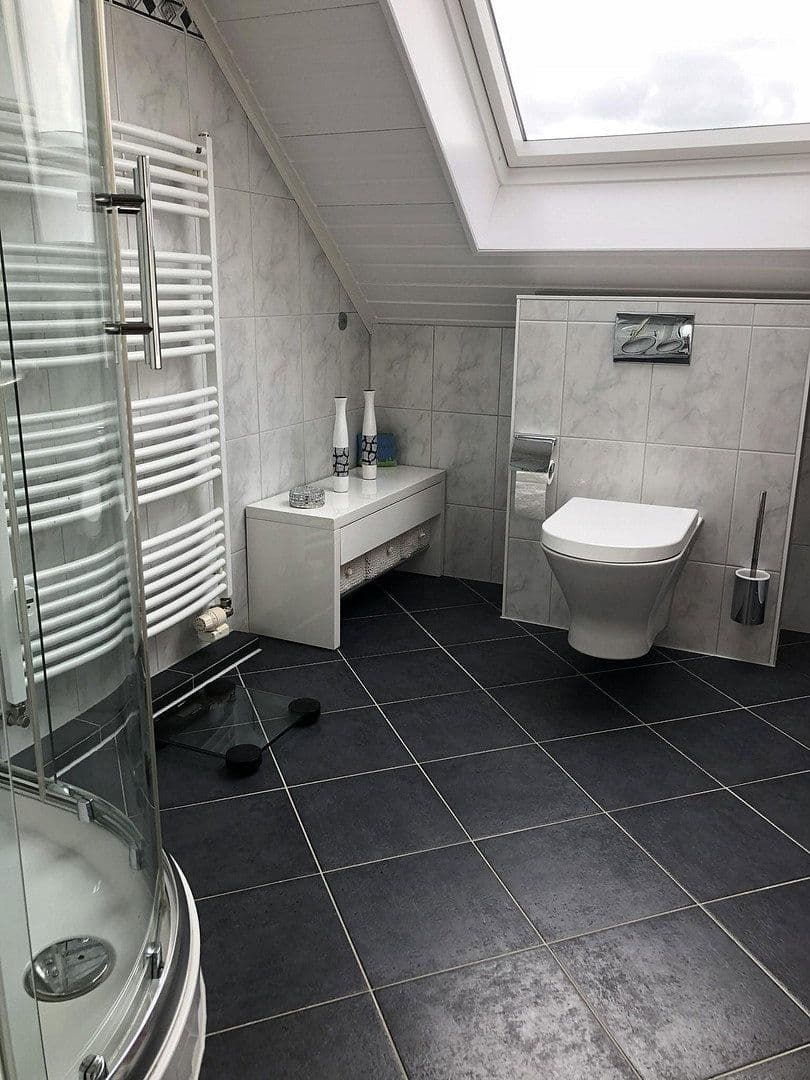 Pronájem bytu 3+1 95 m², Zeithstraße 136, Neunkirchen-Seelscheid, Severní Porýní-Vestfálsko Pronájem bytu 3+1 95 m², Zeithstraße 136, Neunkirchen-Seelscheid, Severní Porýní-Vestfálsko