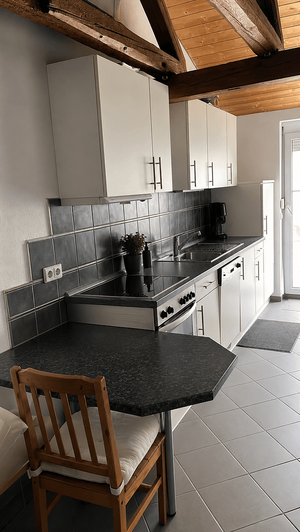 Pronájem bytu 2+1 64 m², Steinhoferstraße 29, Nürtingen, Bádensko-Württembersko Pronájem bytu 2+1 64 m², Steinhoferstraße 29, Nürtingen, Bádensko-Württembersko