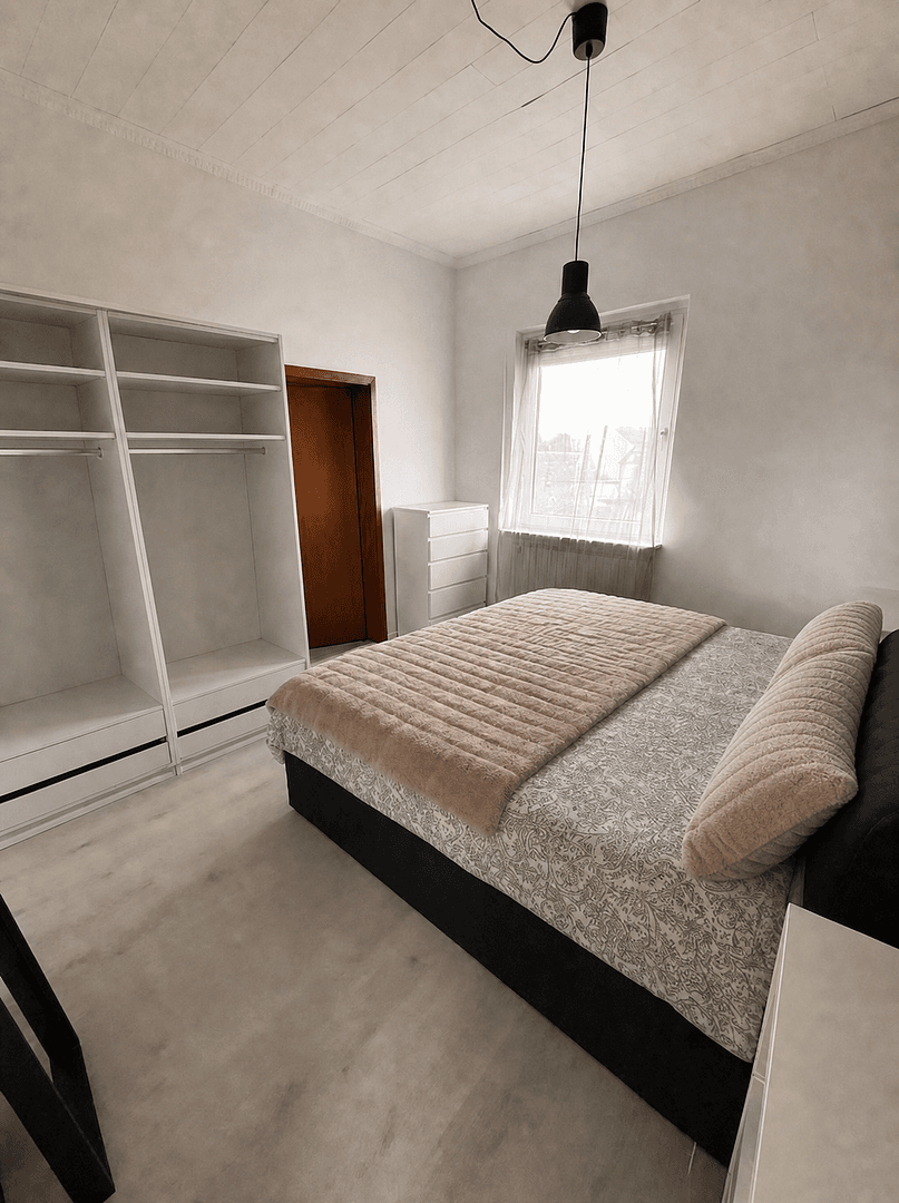 Pronájem bytu 3+1 78 m², Kirchstraße 80, Mülheim an der Ruhr, Severní Porýní-Vestfálsko Pronájem bytu 3+1 78 m², Kirchstraße 80, Mülheim an der Ruhr, Severní Porýní-Vestfálsko
