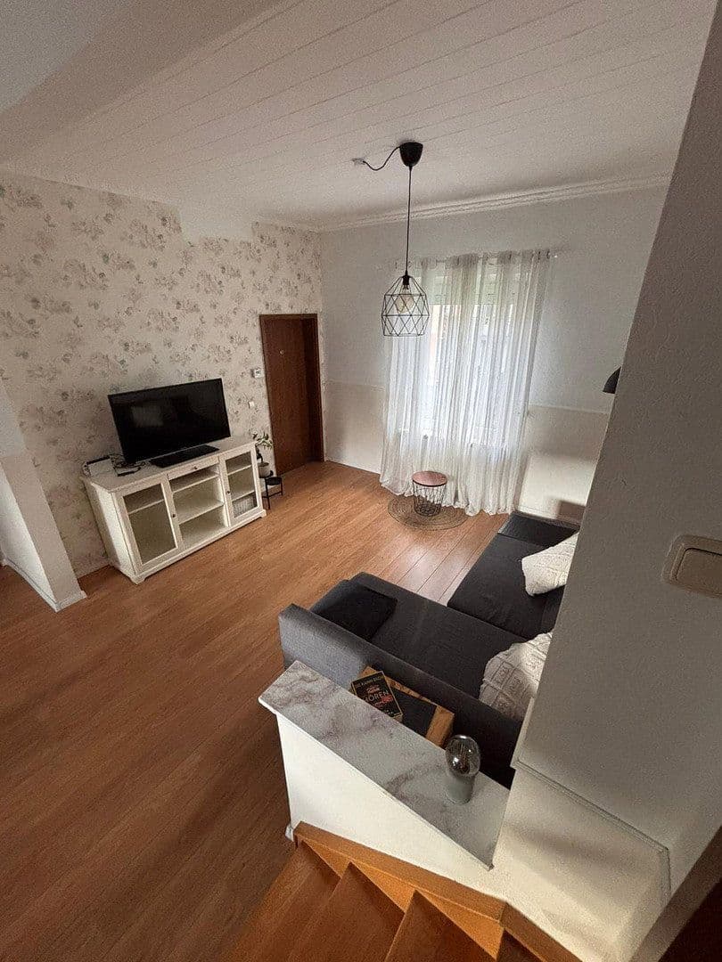 Pronájem bytu 3+1 78 m², Kirchstraße 80, Mülheim an der Ruhr, Severní Porýní-Vestfálsko Pronájem bytu 3+1 78 m², Kirchstraße 80, Mülheim an der Ruhr, Severní Porýní-Vestfálsko