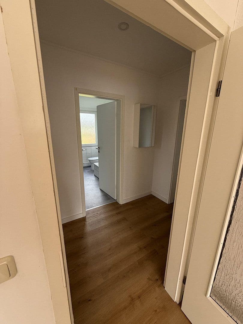Pronájem bytu 3+1 73 m², Schaphuser Straße 15, Bremen, Bremen Pronájem bytu 3+1 73 m², Schaphuser Straße 15, Bremen, Bremen