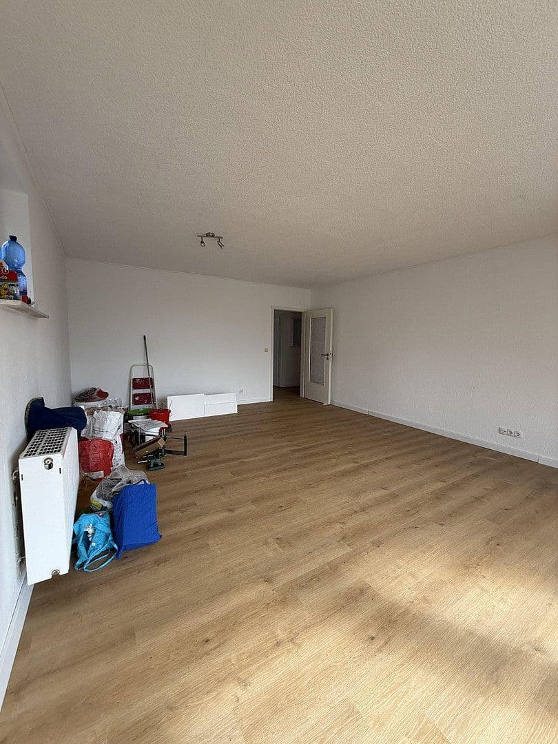 Pronájem bytu 3+1 73 m², Schaphuser Straße 15, Bremen, Bremen Pronájem bytu 3+1 73 m², Schaphuser Straße 15, Bremen, Bremen
