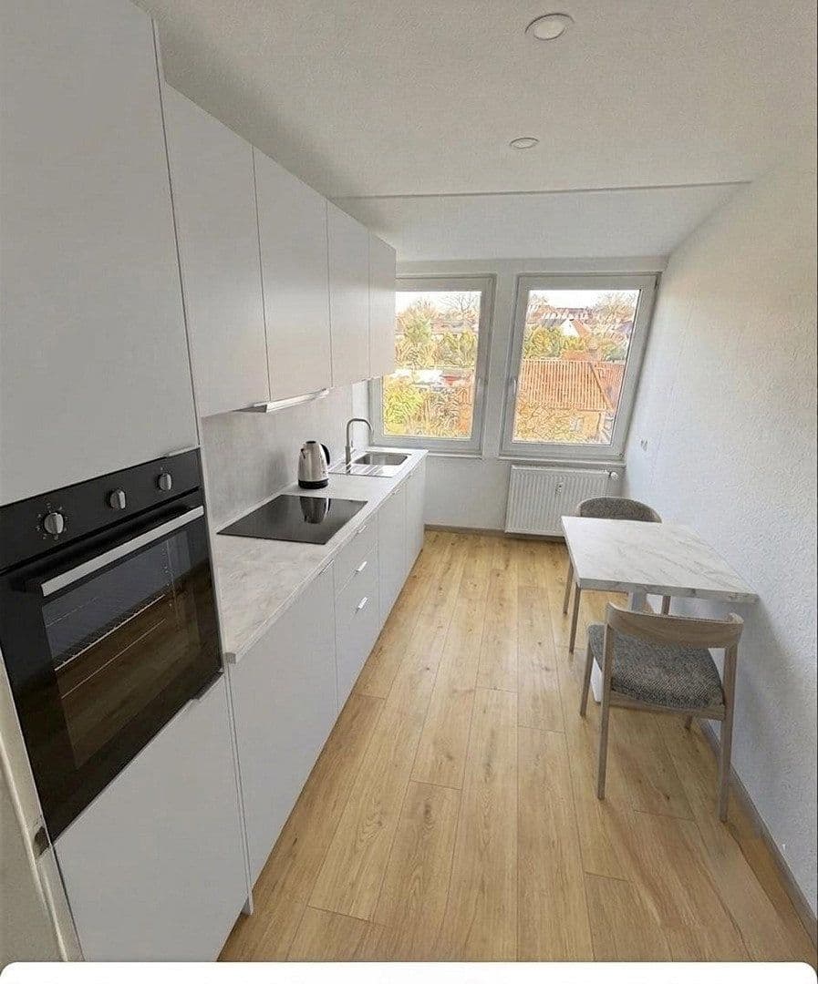 Pronájem bytu 3+1 73 m², Schaphuser Straße 15, Bremen, Bremen Pronájem bytu 3+1 73 m², Schaphuser Straße 15, Bremen, Bremen