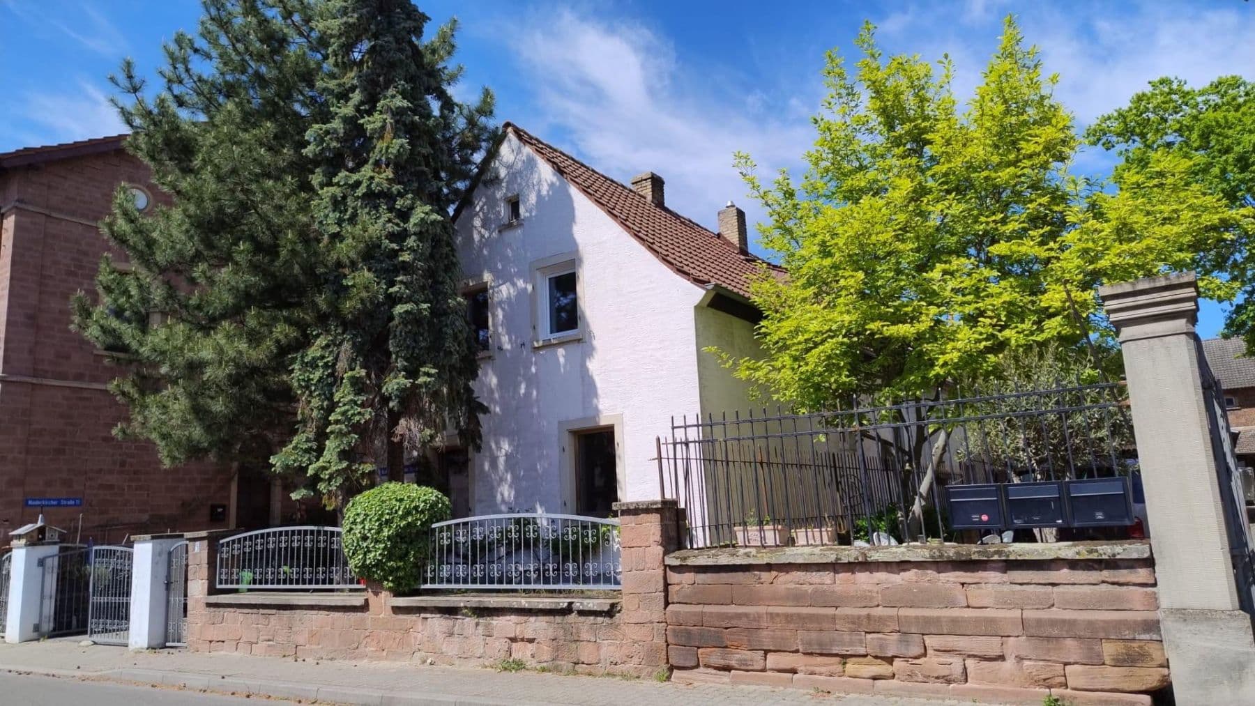 Prodej domu 118 m², pozemek 153 m², Deidesheim, Porýní-Falc Prodej domu 118 m², pozemek 153 m², Deidesheim, Porýní-Falc