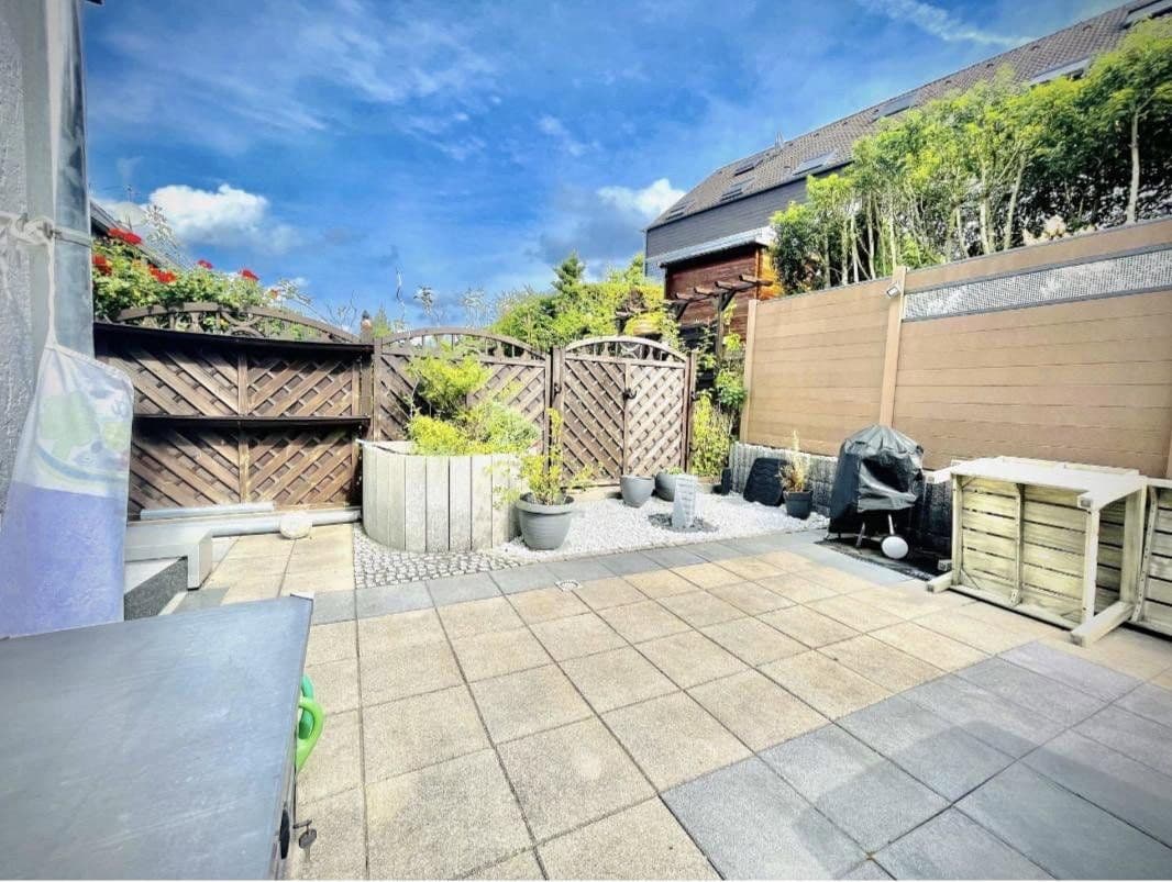 Prodej domu 140 m², pozemek 202 m², Wuppertal, Severní Porýní-Vestfálsko Prodej domu 140 m², pozemek 202 m², Wuppertal, Severní Porýní-Vestfálsko