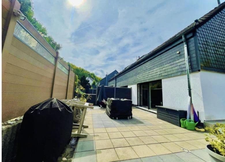 Prodej domu 140 m², pozemek 202 m², Wuppertal, Severní Porýní-Vestfálsko Prodej domu 140 m², pozemek 202 m², Wuppertal, Severní Porýní-Vestfálsko