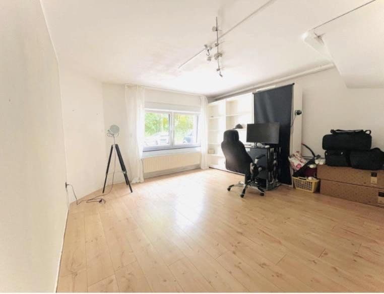 Prodej domu 140 m², pozemek 202 m², Wuppertal, Severní Porýní-Vestfálsko Prodej domu 140 m², pozemek 202 m², Wuppertal, Severní Porýní-Vestfálsko