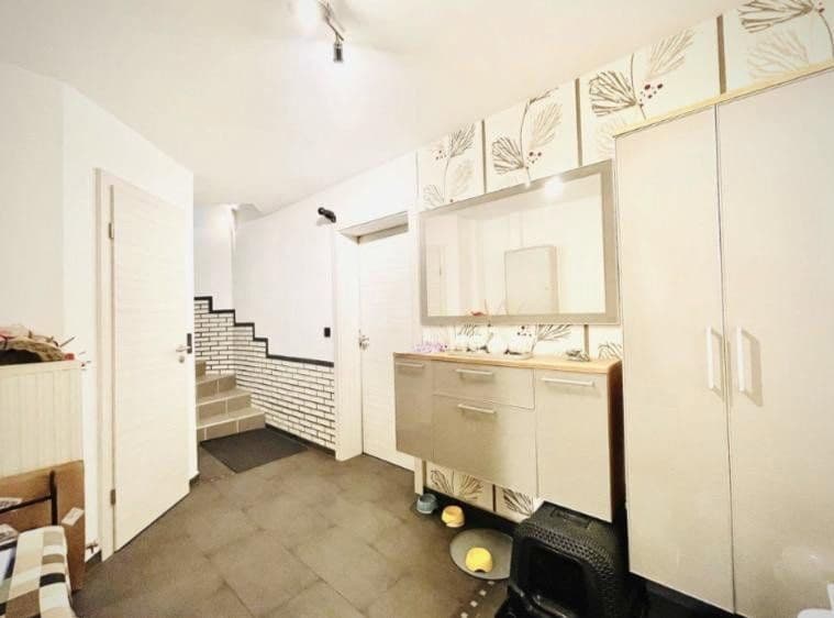 Prodej domu 140 m², pozemek 202 m², Wuppertal, Severní Porýní-Vestfálsko Prodej domu 140 m², pozemek 202 m², Wuppertal, Severní Porýní-Vestfálsko