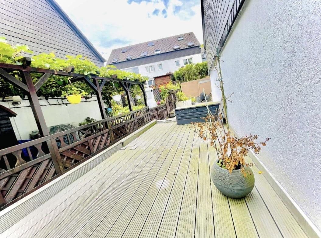 Prodej domu 140 m², pozemek 202 m², Wuppertal, Severní Porýní-Vestfálsko Prodej domu 140 m², pozemek 202 m², Wuppertal, Severní Porýní-Vestfálsko