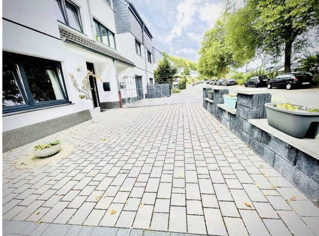 Prodej domu 140 m², pozemek 202 m², Wuppertal, Severní Porýní-Vestfálsko Prodej domu 140 m², pozemek 202 m², Wuppertal, Severní Porýní-Vestfálsko