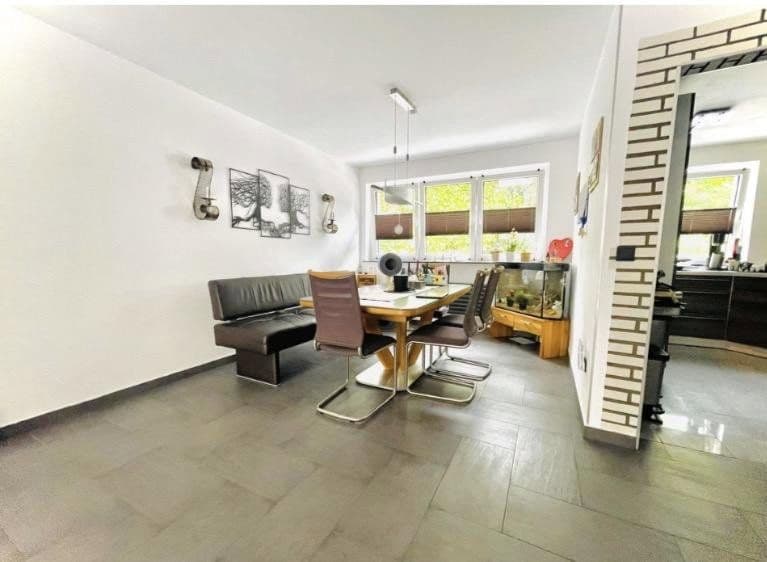 Prodej domu 140 m², pozemek 202 m², Wuppertal, Severní Porýní-Vestfálsko Prodej domu 140 m², pozemek 202 m², Wuppertal, Severní Porýní-Vestfálsko
