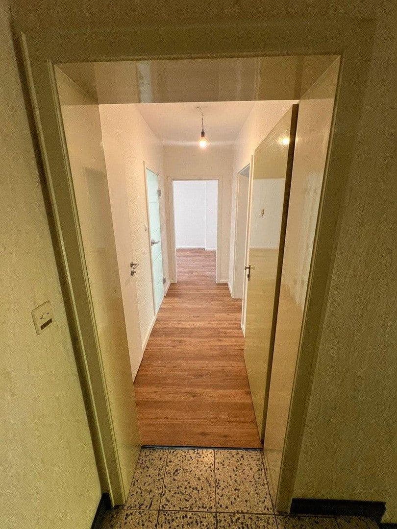 Pronájem bytu 2+1 50 m², Jülicherstr. 1, Wuppertal, Severní Porýní-Vestfálsko Pronájem bytu 2+1 50 m², Jülicherstr. 1, Wuppertal, Severní Porýní-Vestfálsko