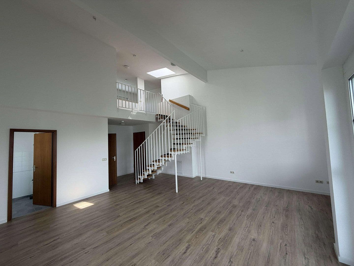 Pronájem bytu 3+1 72 m², Am Rebstock 12, Kabelsketal, Sasko-Anhaltsko Pronájem bytu 3+1 72 m², Am Rebstock 12, Kabelsketal, Sasko-Anhaltsko