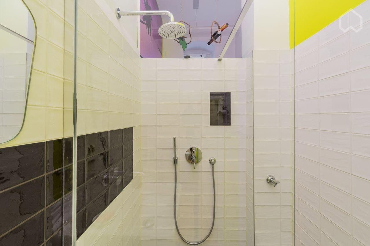 Prodej bytu 2+1 76 m², Huttenstrasse 28, Berlin, Berlín Prodej bytu 2+1 76 m², Huttenstrasse 28, Berlin, Berlín