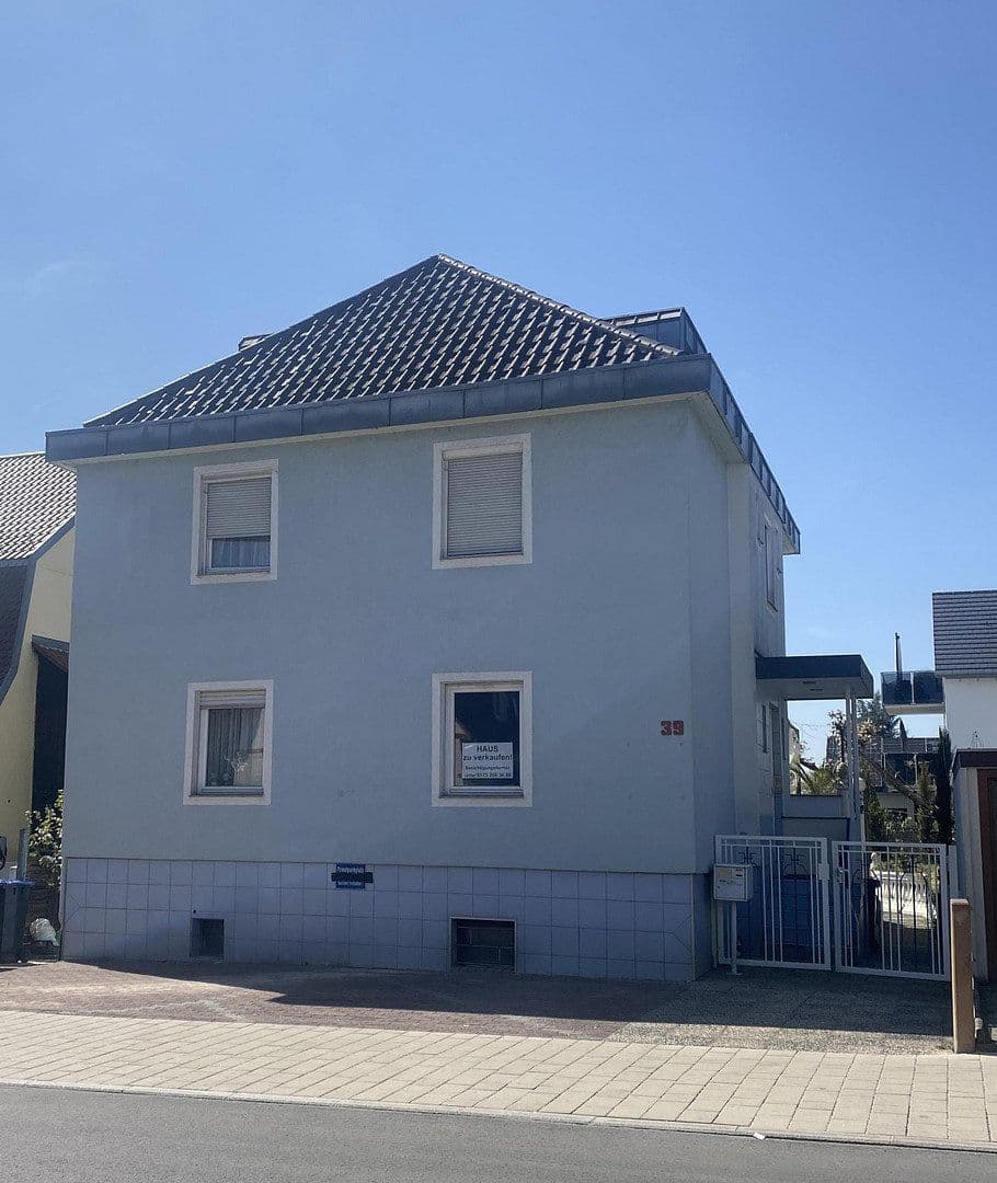 Prodej domu 159 m², pozemek 303 m², Ostfildern, Bádensko-Württembersko Prodej domu 159 m², pozemek 303 m², Ostfildern, Bádensko-Württembersko