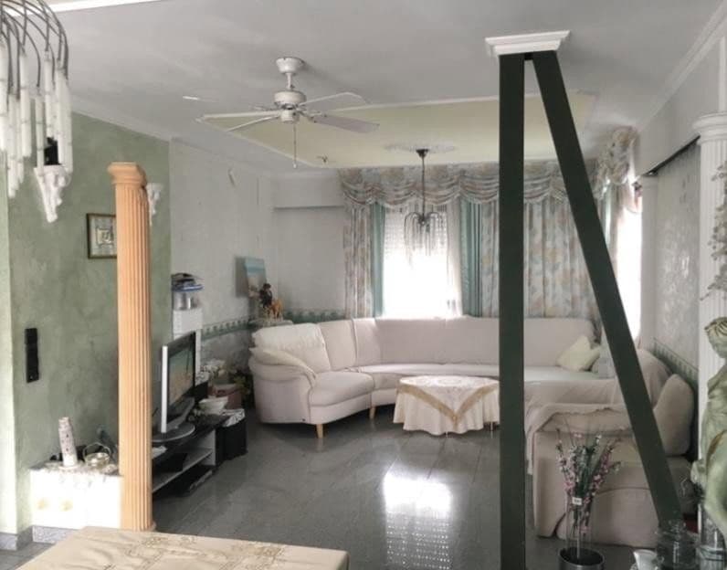 Prodej domu 159 m², pozemek 303 m², Ostfildern, Bádensko-Württembersko Prodej domu 159 m², pozemek 303 m², Ostfildern, Bádensko-Württembersko