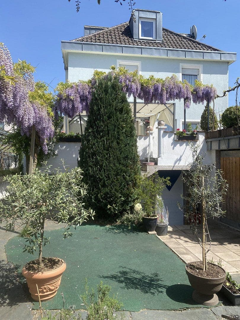 Prodej domu 159 m², pozemek 303 m², Ostfildern, Bádensko-Württembersko Prodej domu 159 m², pozemek 303 m², Ostfildern, Bádensko-Württembersko