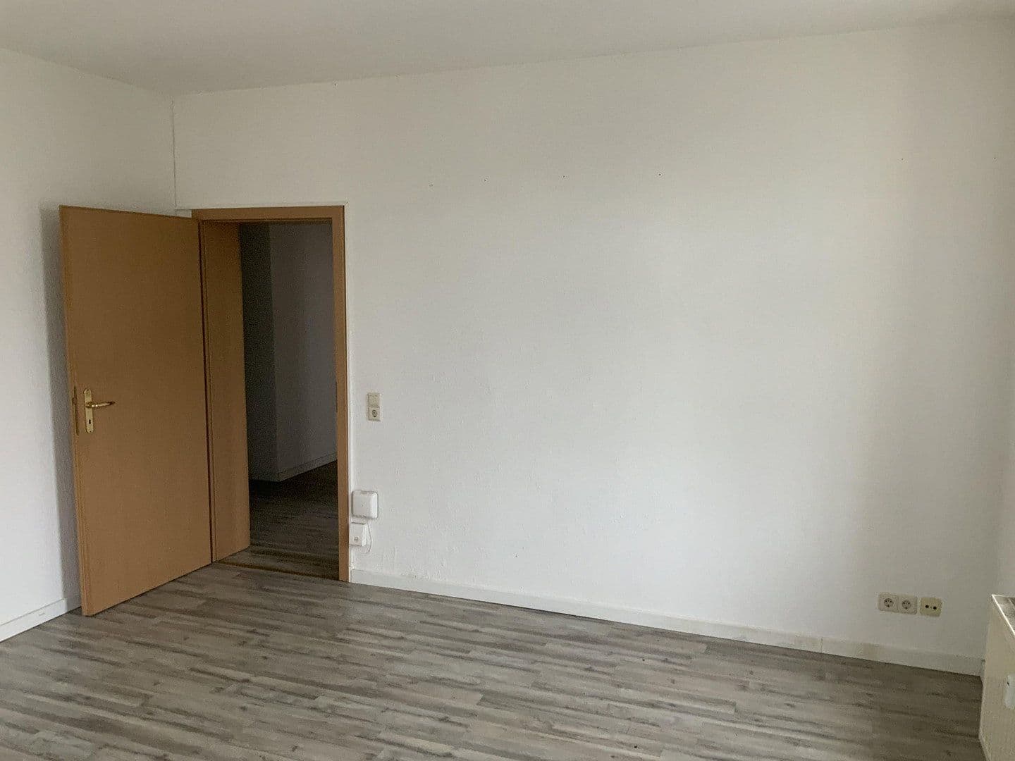 Pronájem bytu 2+1 51 m², Kantstraße, Chemnitz, Sasko Pronájem bytu 2+1 51 m², Kantstraße, Chemnitz, Sasko