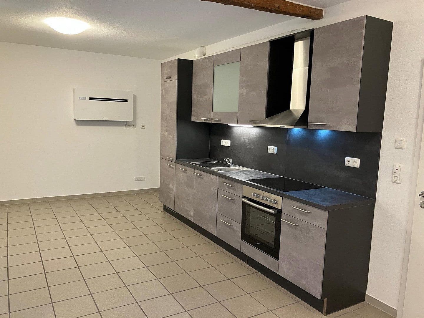 Pronájem bytu 3+1 90 m², Bahnhofstraße 47, Groß-Bieberau, Hessen Pronájem bytu 3+1 90 m², Bahnhofstraße 47, Groß-Bieberau, Hessen