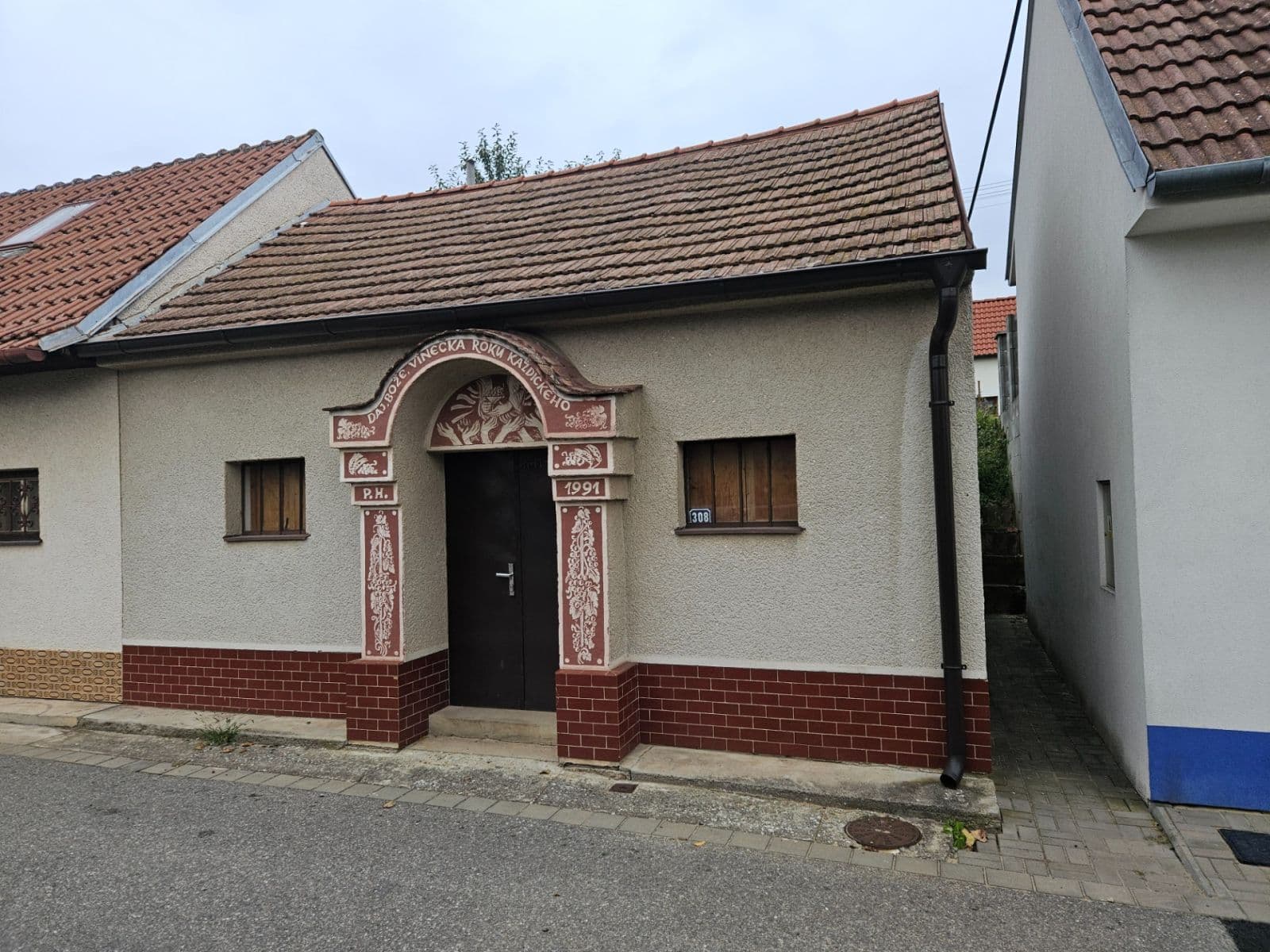 Prodej nebytového prostoru 141 m², Rovná, Mutěnice, Jihomoravský kraj Prodej nebytového prostoru 141 m², Rovná, Mutěnice, Jihomoravský kraj