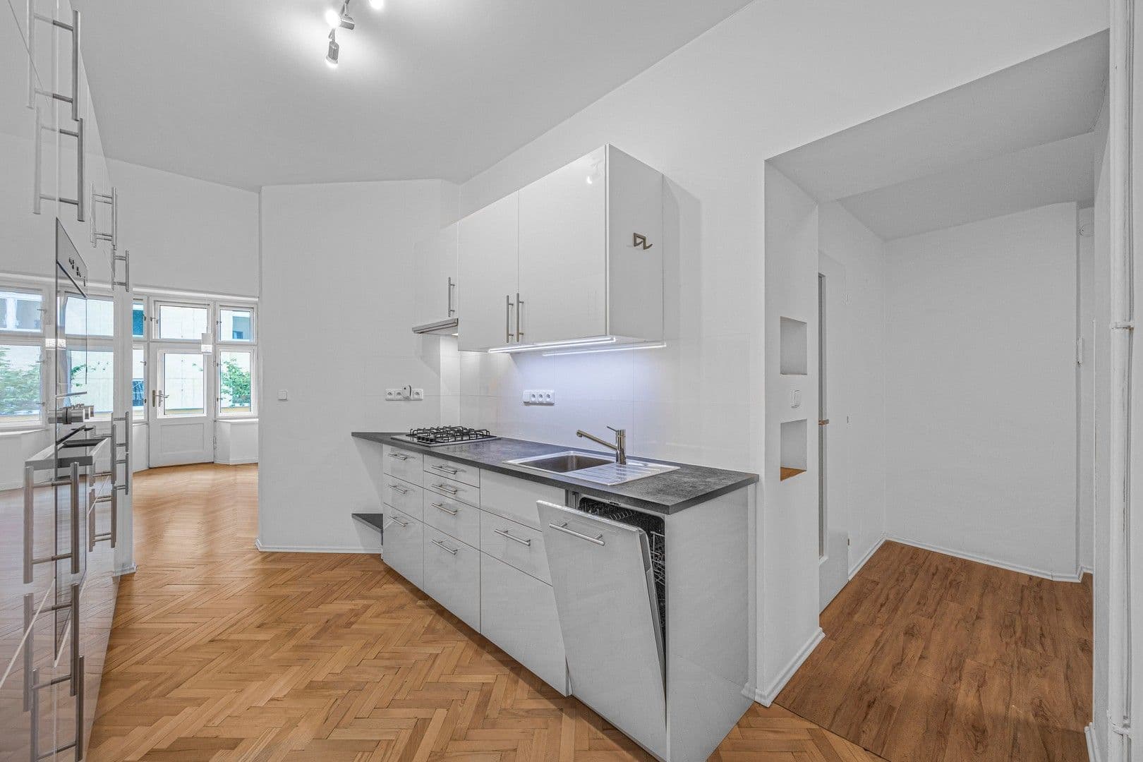 Pronájem bytu 2+1 50 m², Přemyslovská, Praha, Praha Pronájem bytu 2+1 50 m², Přemyslovská, Praha, Praha